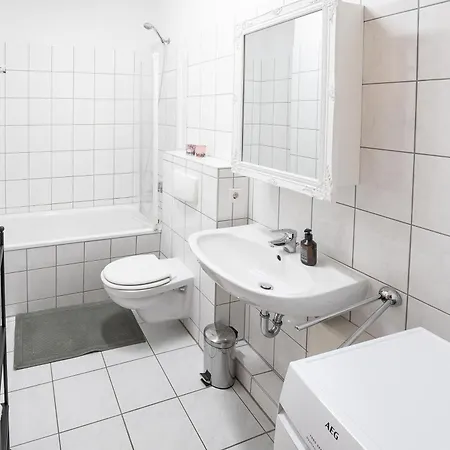 Gemuetliche 2-raum-wohnung Mit Terrasse Am Bruehl In شقة *